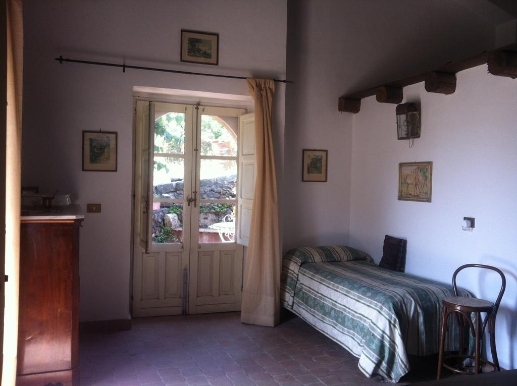 Villa La Rocca Della Rosa à Zafferana Etnea Chambre photo